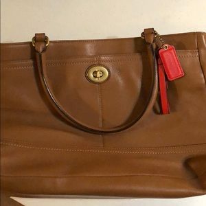 Coach F23268 Park Leather Large Carryall - Tan